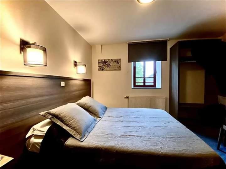 Hotel La Boule D'Or Pouzauges Esterno foto